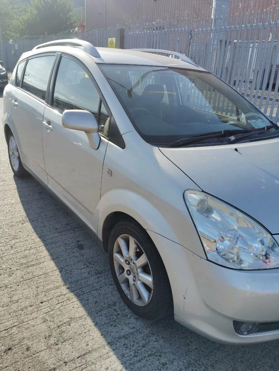 Toyota Corolla Verso - Image 1