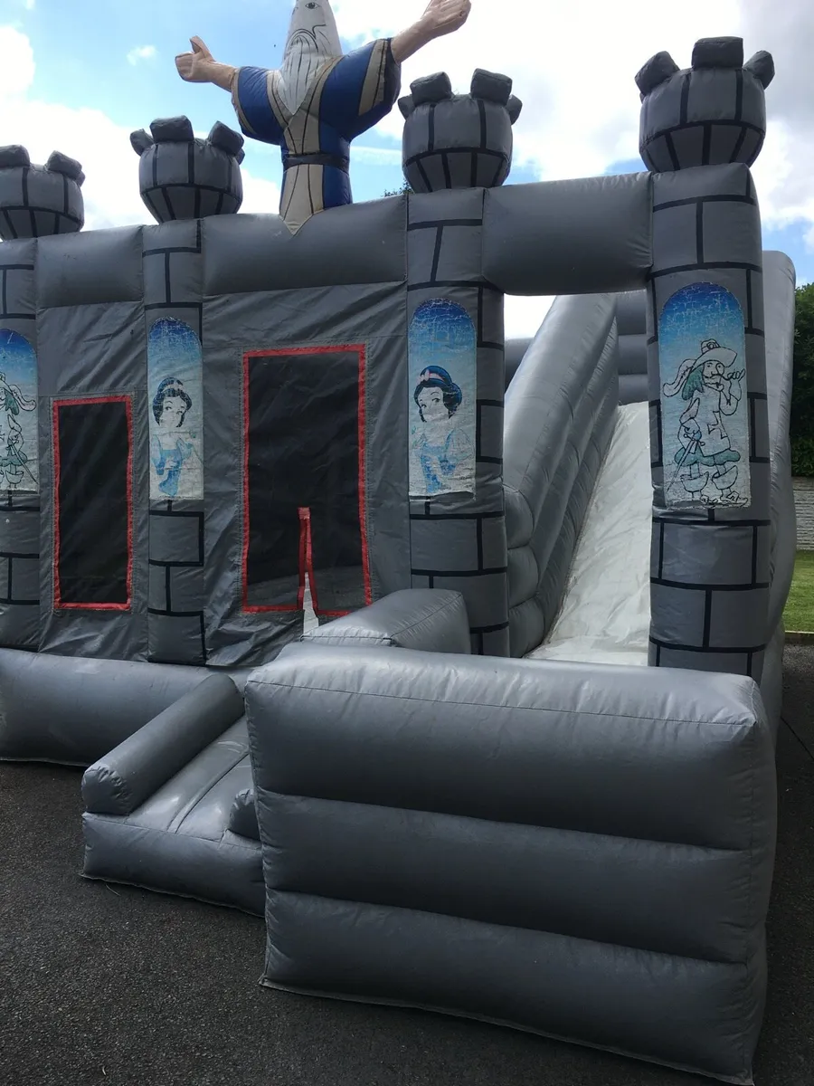 Bouncy castle - Image 1