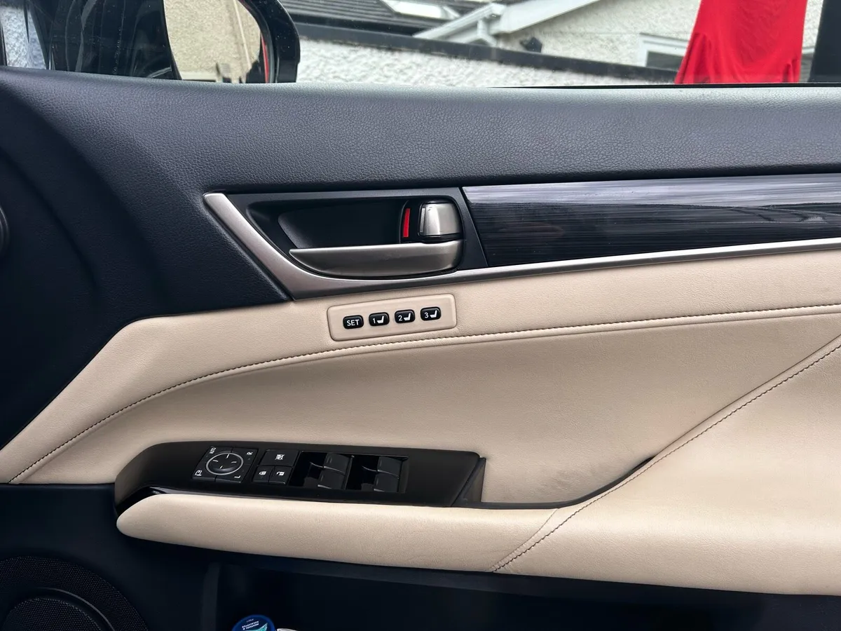 LEXUS GS300h - Image 4