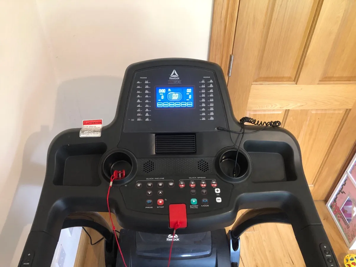 Reekbok One gt40s treadmill - Image 2