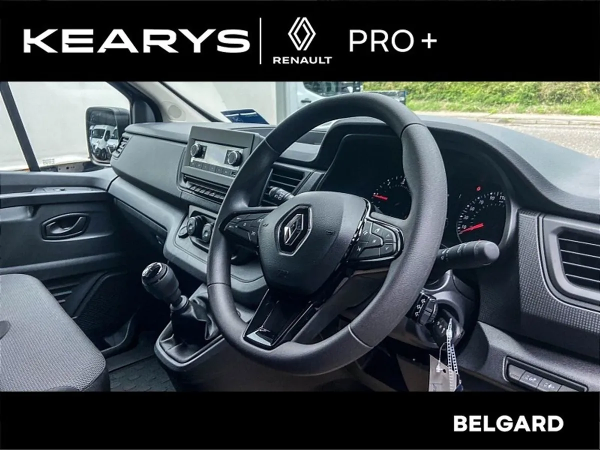 Renault Trafic SWB 130BHP Business Panel Van Kear - Image 3
