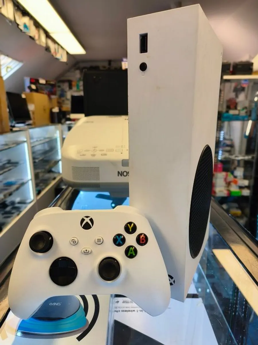 Microsoft Xbox Series S 512GB Console with Controller/ Used - Image 4