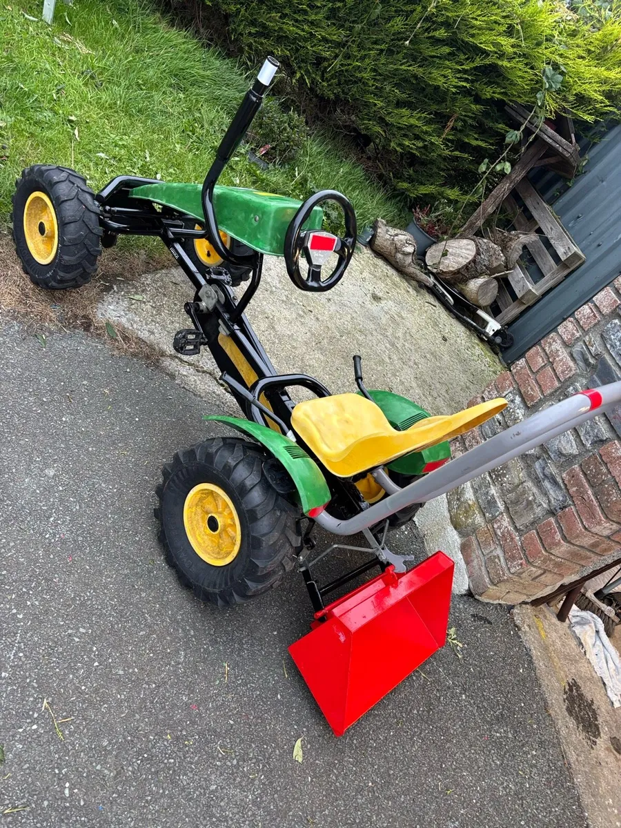 Berg Traxx John Deere go cart with rollbar - Image 1