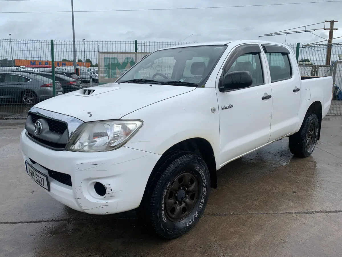 BID ONLINE NOW - UNRESERVED 2011 TOYOTA HILUX D4D - Image 1
