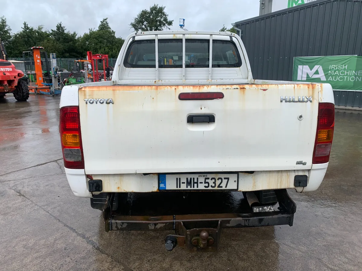BID ONLINE NOW - UNRESERVED 2011 TOYOTA HILUX D4D - Image 4