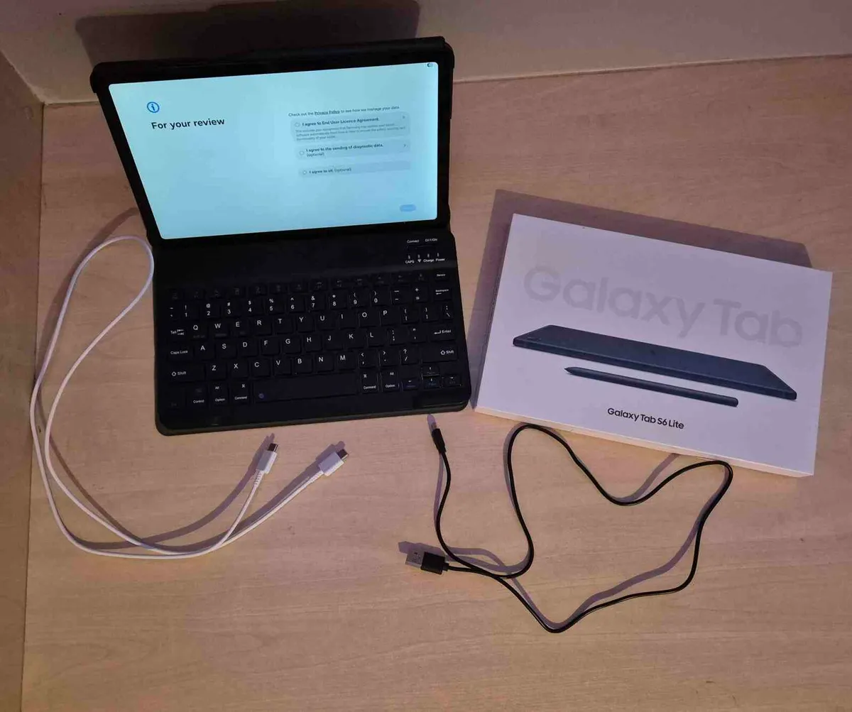 Samsung Galaxy Tab S6 Lite with Keyboard & Case - Image 1