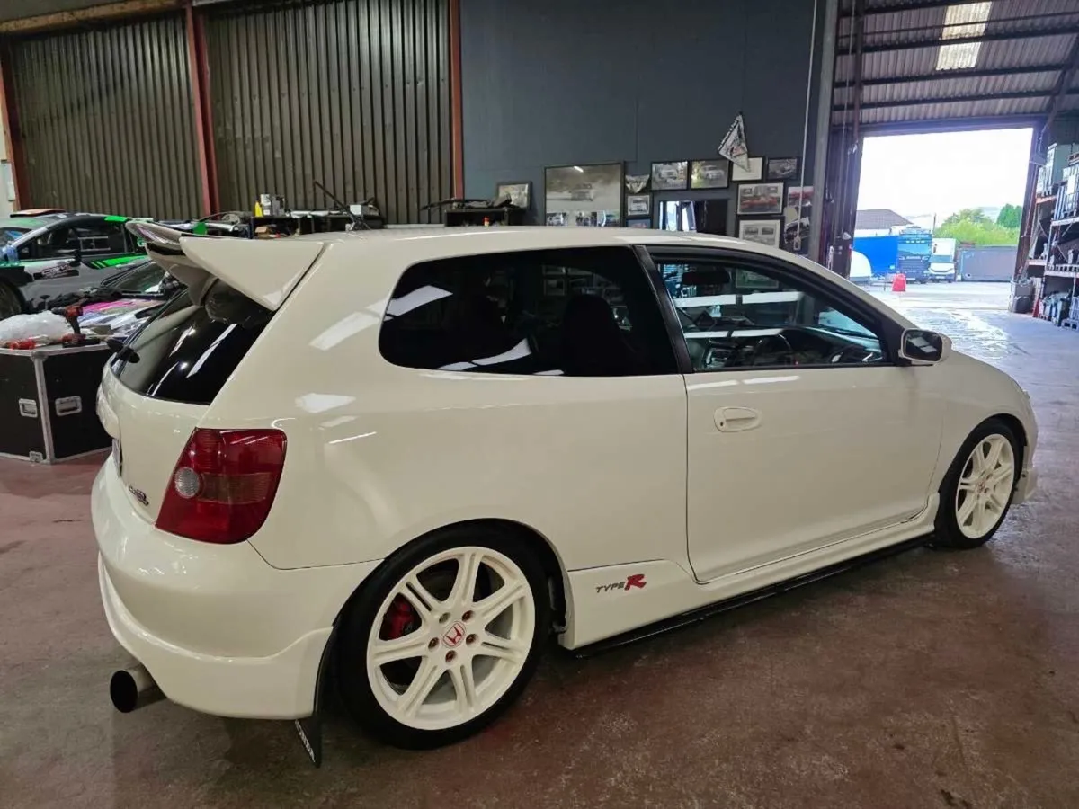 Honda Civic 2003 - Image 1