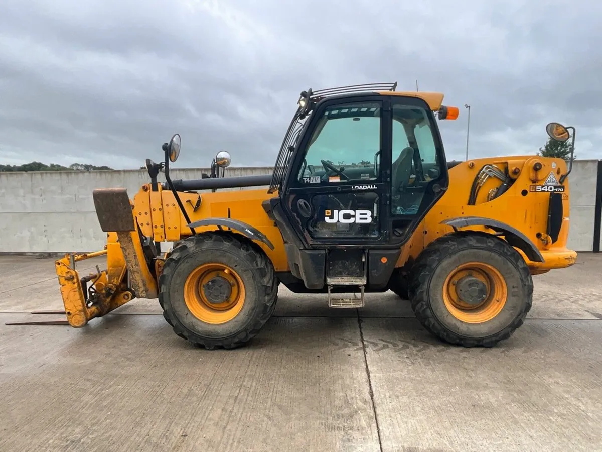 JCB 540-170 Hi Viz 17m TELESCOPIC FORKLIFT - Image 4