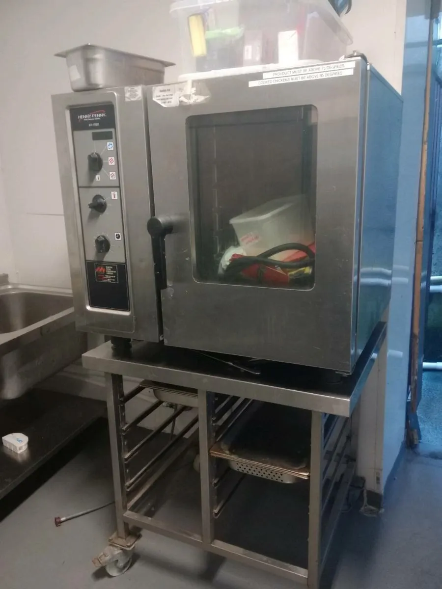 Professional kitchen - Image 3
