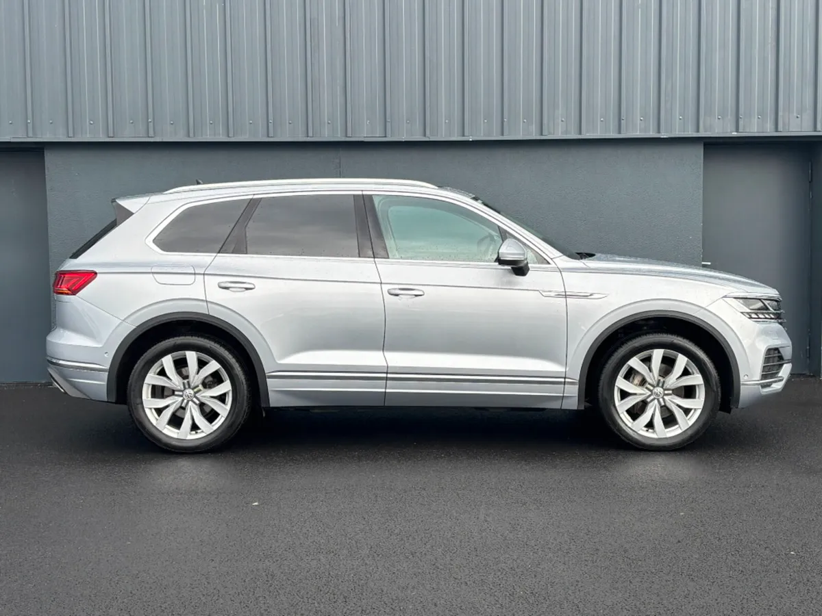 Volkswagen Touareg 3.0TDi 286HP 4-Motion N1 Commer - Image 3
