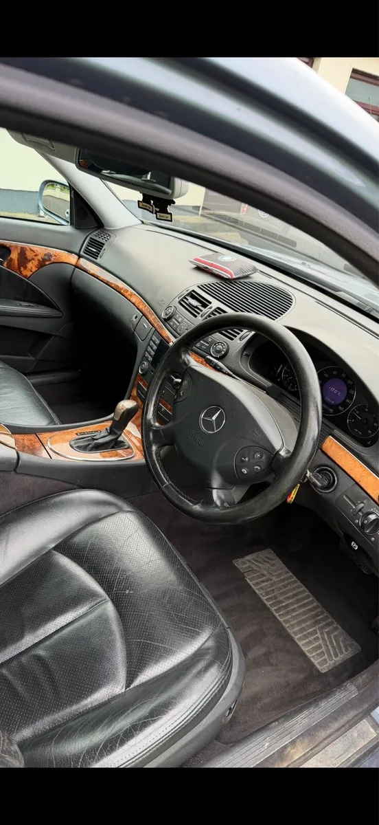 Mercedes E320 Elegance - Image 2
