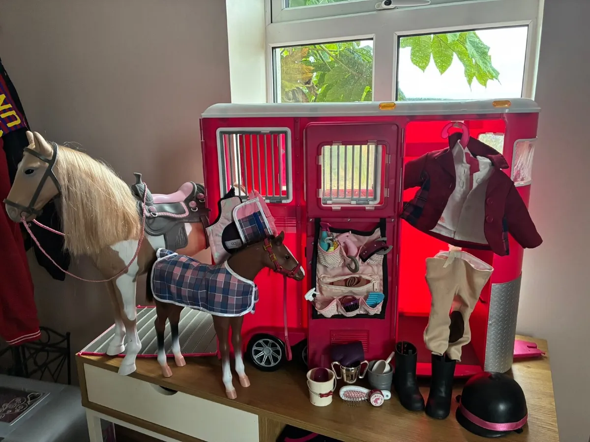 Our Generation Horse, foal, trailer and gear - Image 1