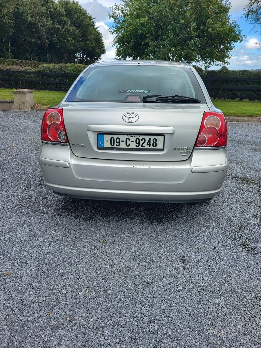 Toyota Avensis 2009 - Image 2