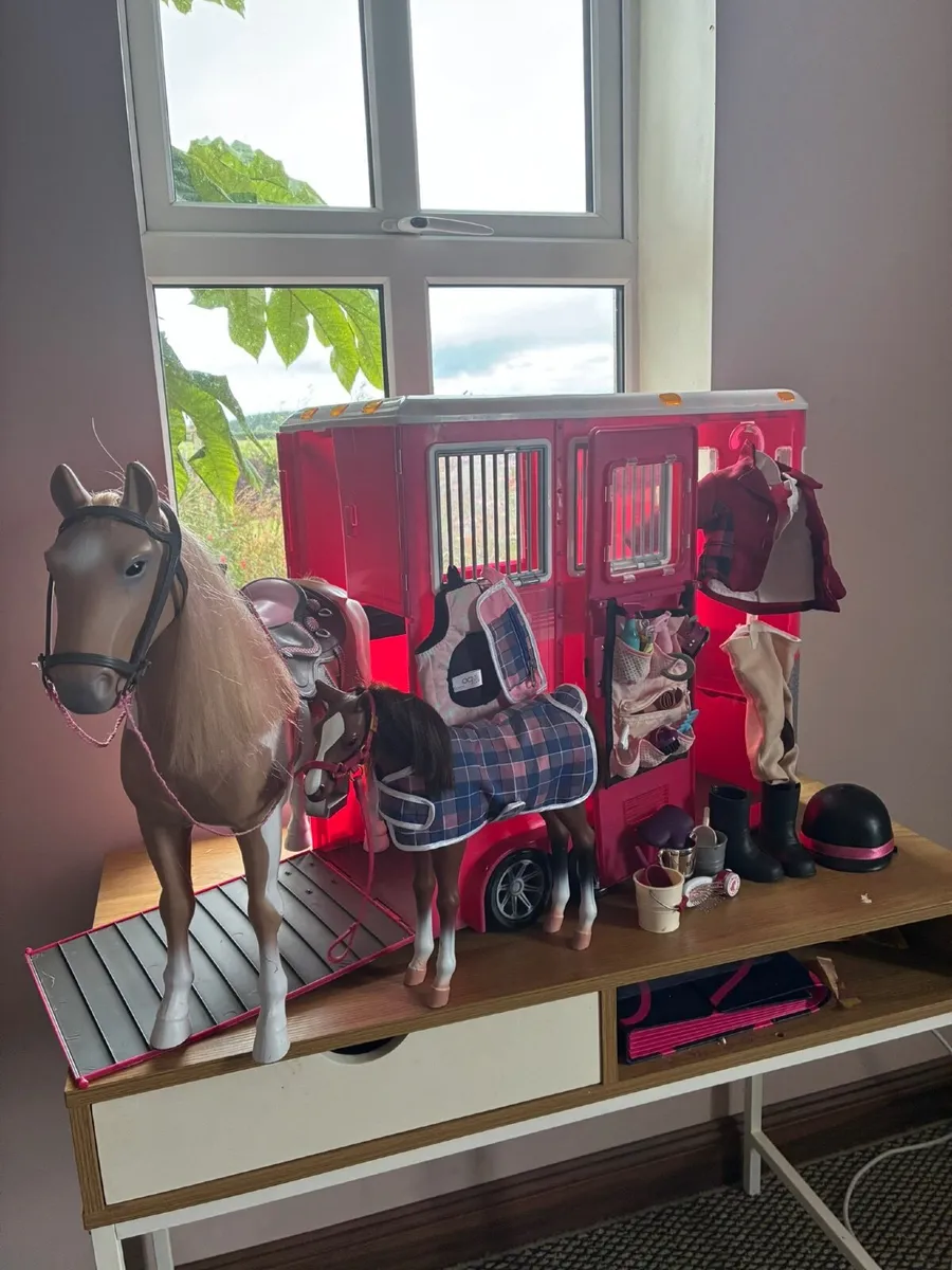 Our Generation Horse, foal, trailer and gear - Image 3