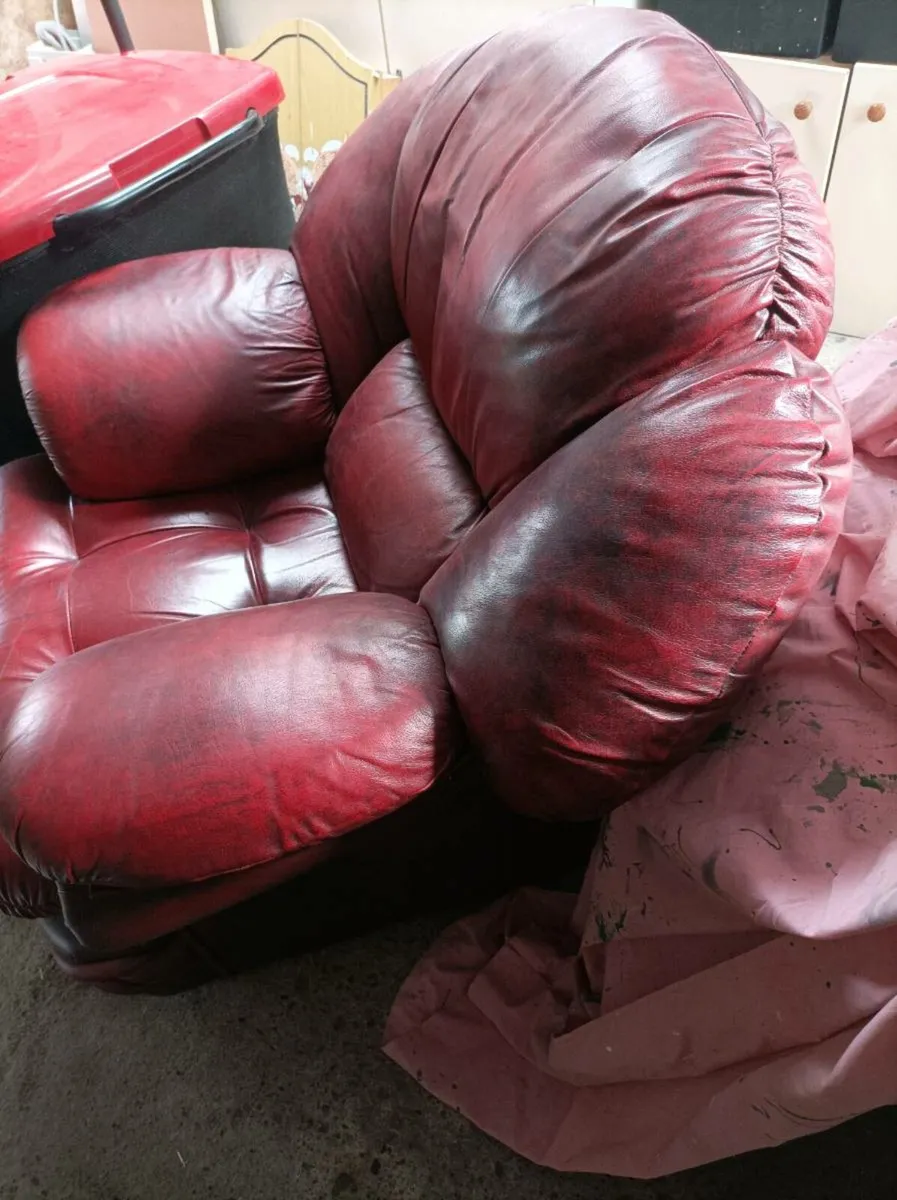 Arm chairs red leather - Image 2