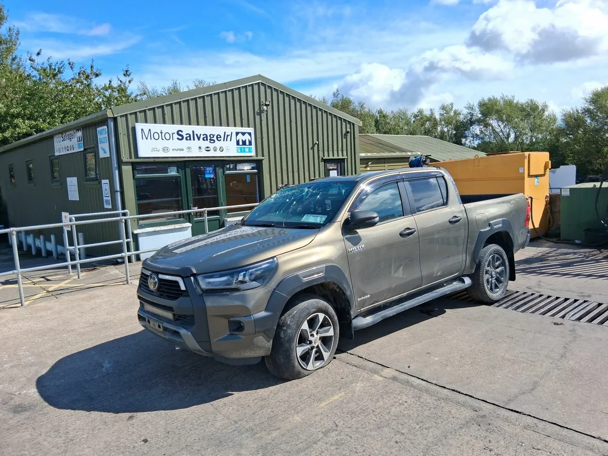 2022 TOYOTA HILUX 2.8L Diesel (for parts only) - Image 1