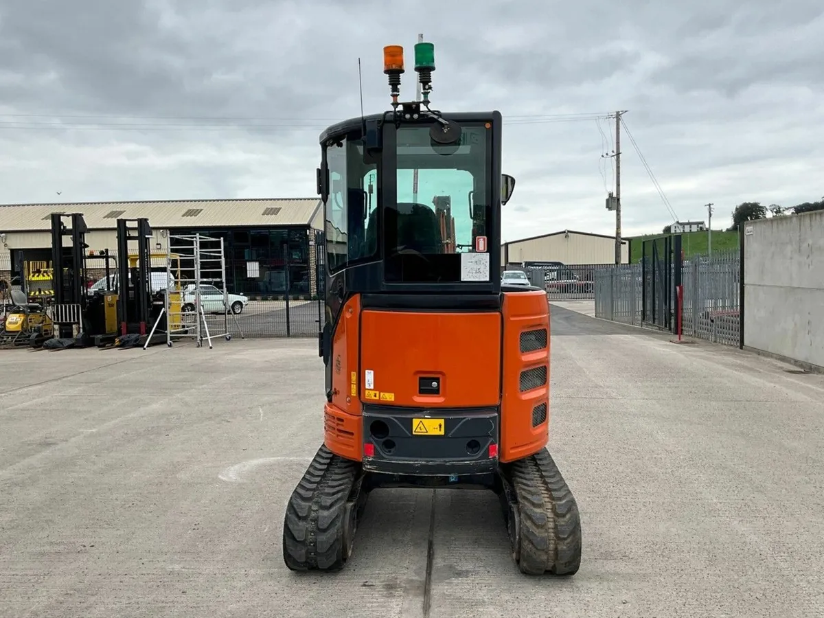 HITACHI ZX26U 2.6 TON MINI DIGGER - Image 3