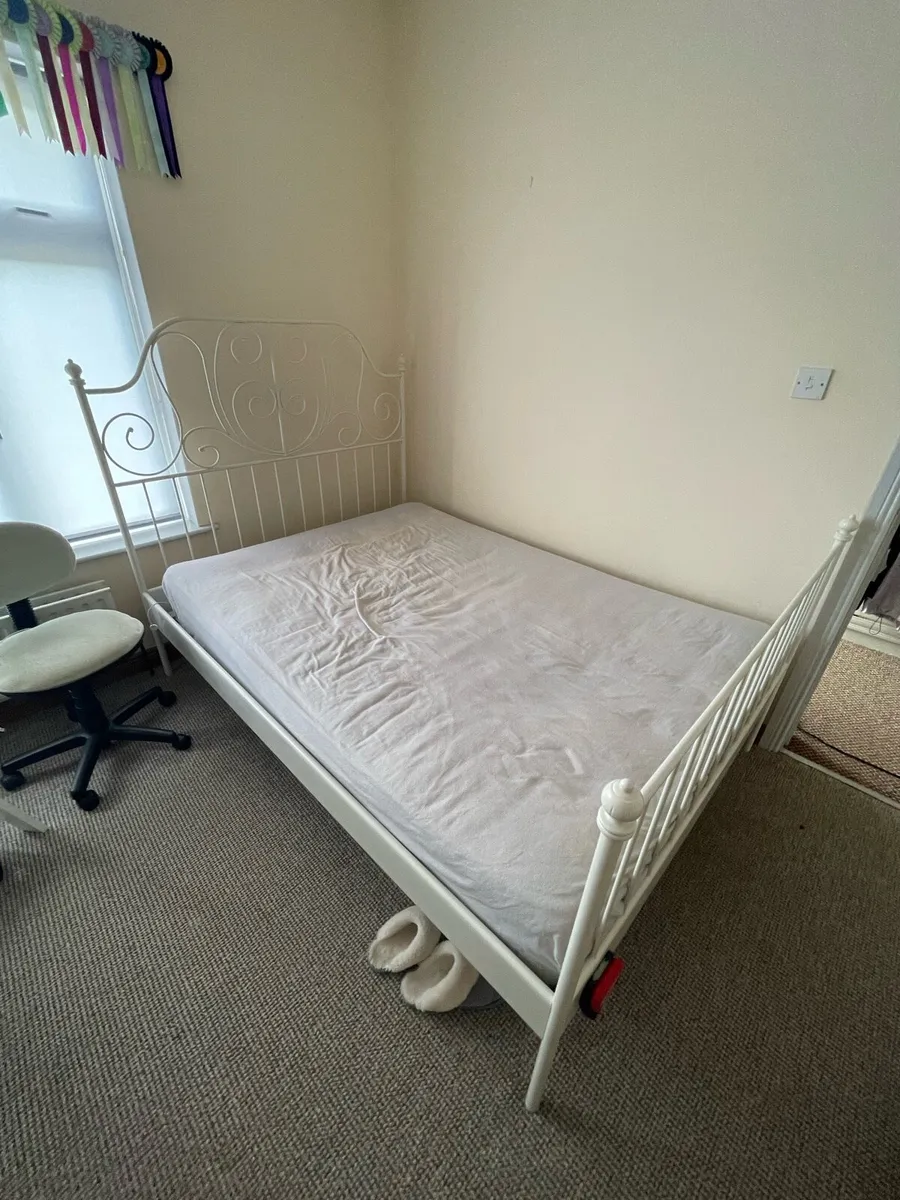 Bed frame - Image 1