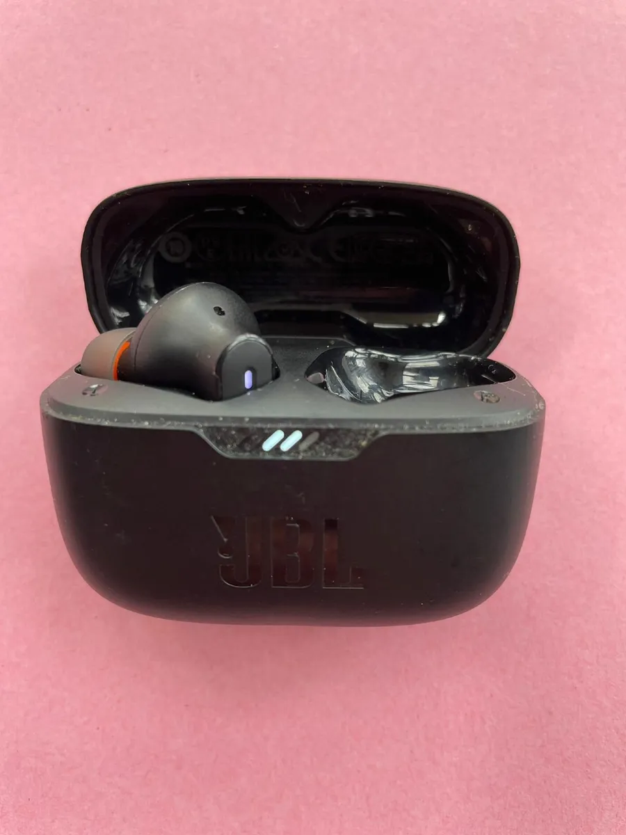 JBL Earbuds (Please Read Carefully) - Image 1