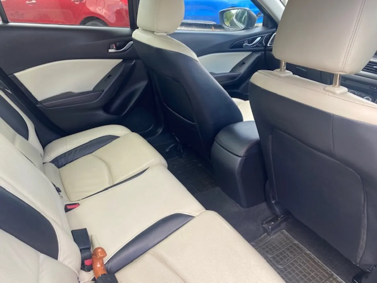 162 Mazda 3 Platinum Diesel - Image 4