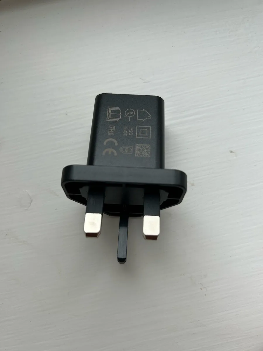 USB Plug Adaptor UK 3 Pin Mains - Image 3