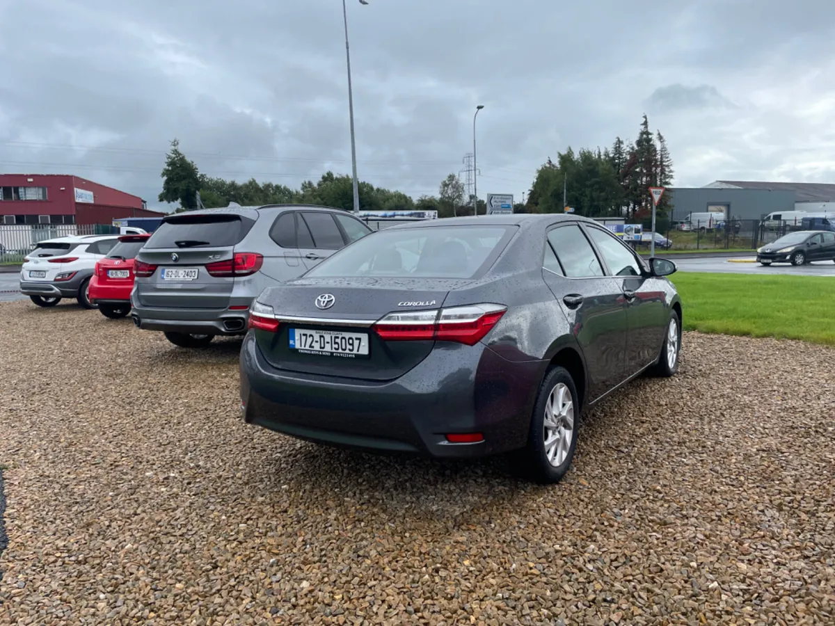 2017 Toyota Corolla Luna - Image 4