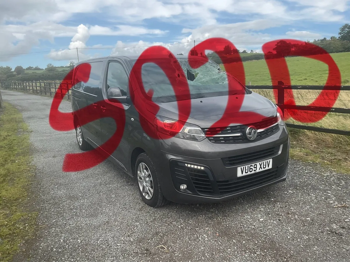 2020 Vauxhall vivaro 2.0 ltr automatic damaged - Image 1