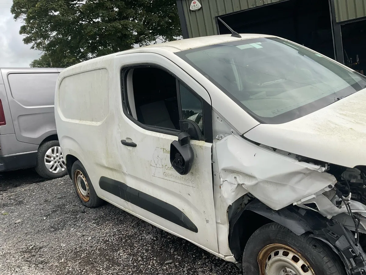 2021 Peugeot partner berlingo combo 1.5 engine - Image 1