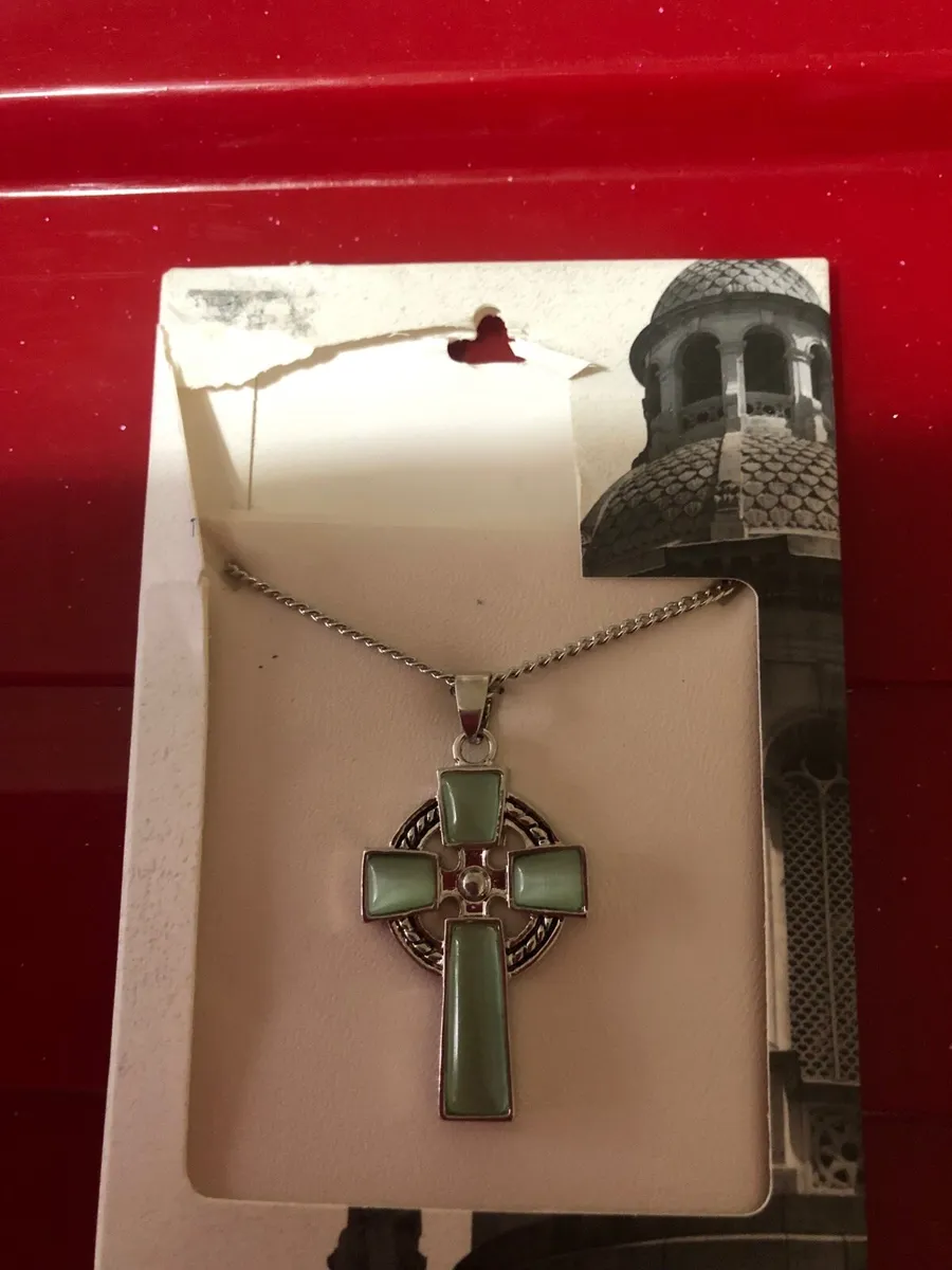 Ladies sliver necklace €25 - Image 1