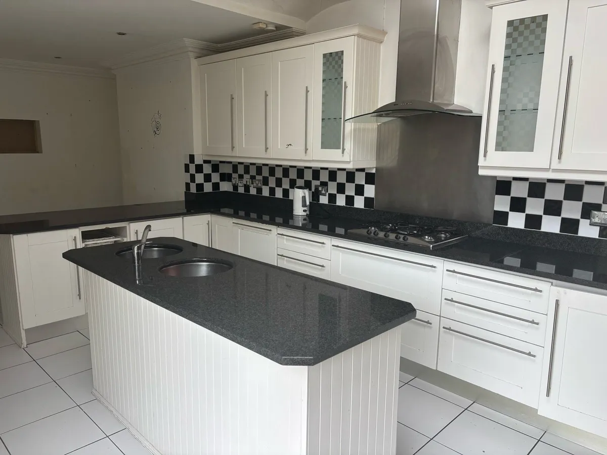 Kitchen - Image 2