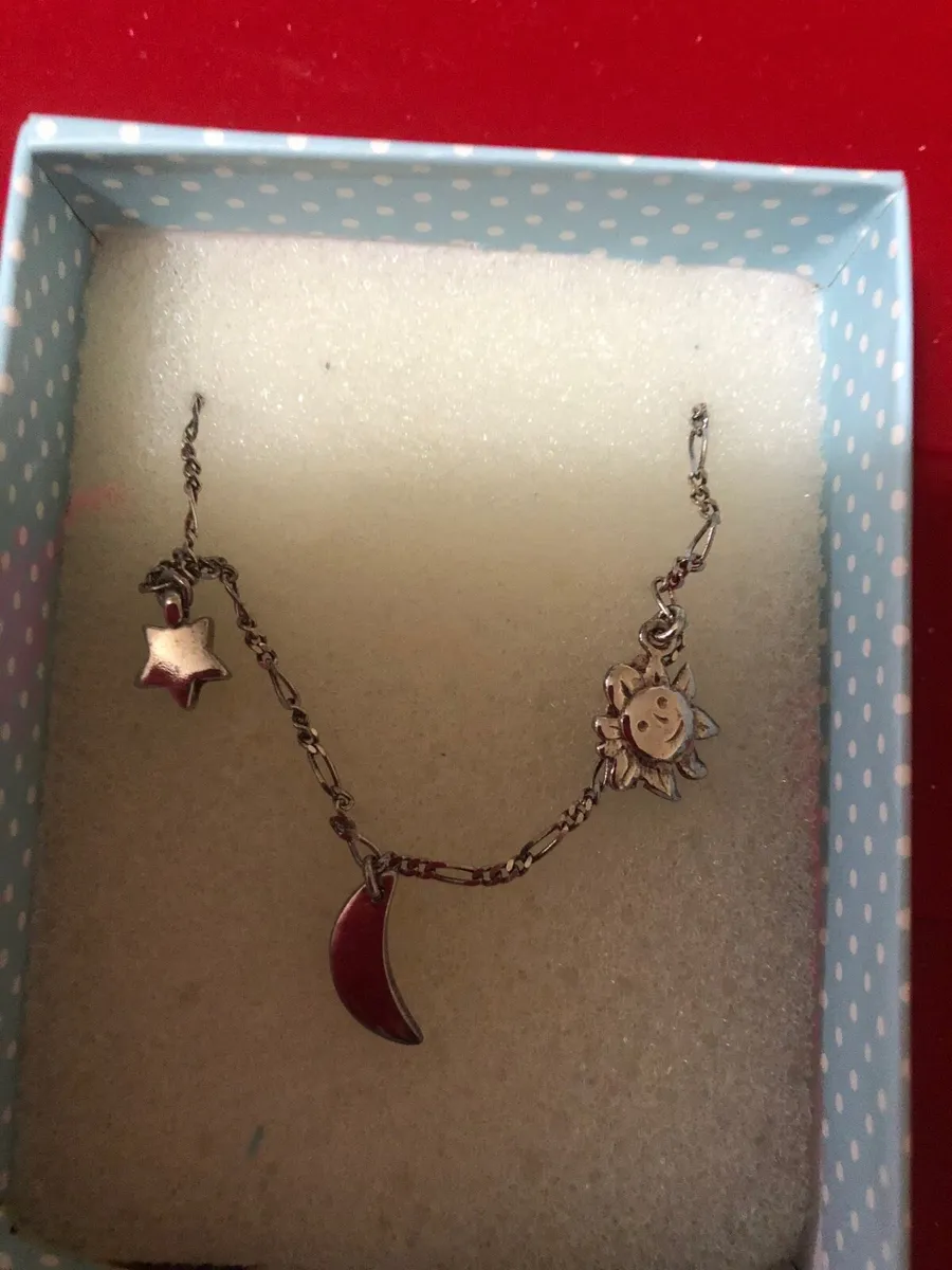 Child’s sliver bracelet €15 - Image 2