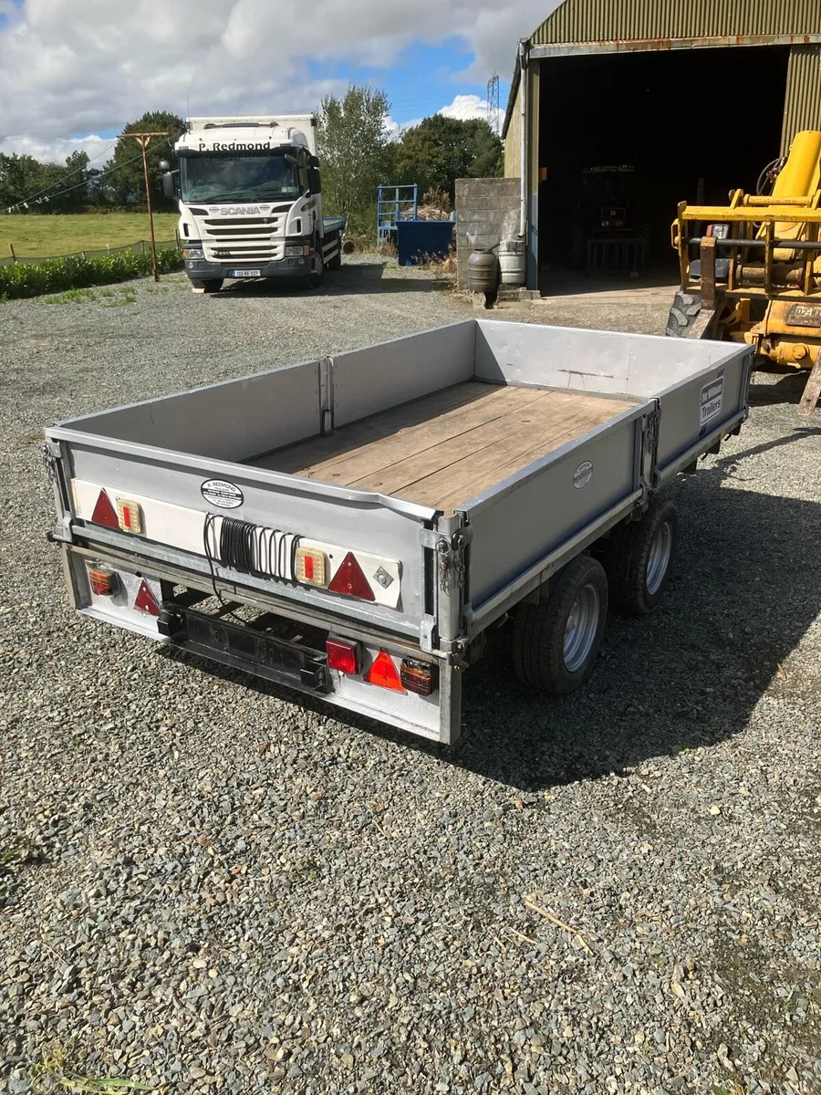 Trailer - Image 1