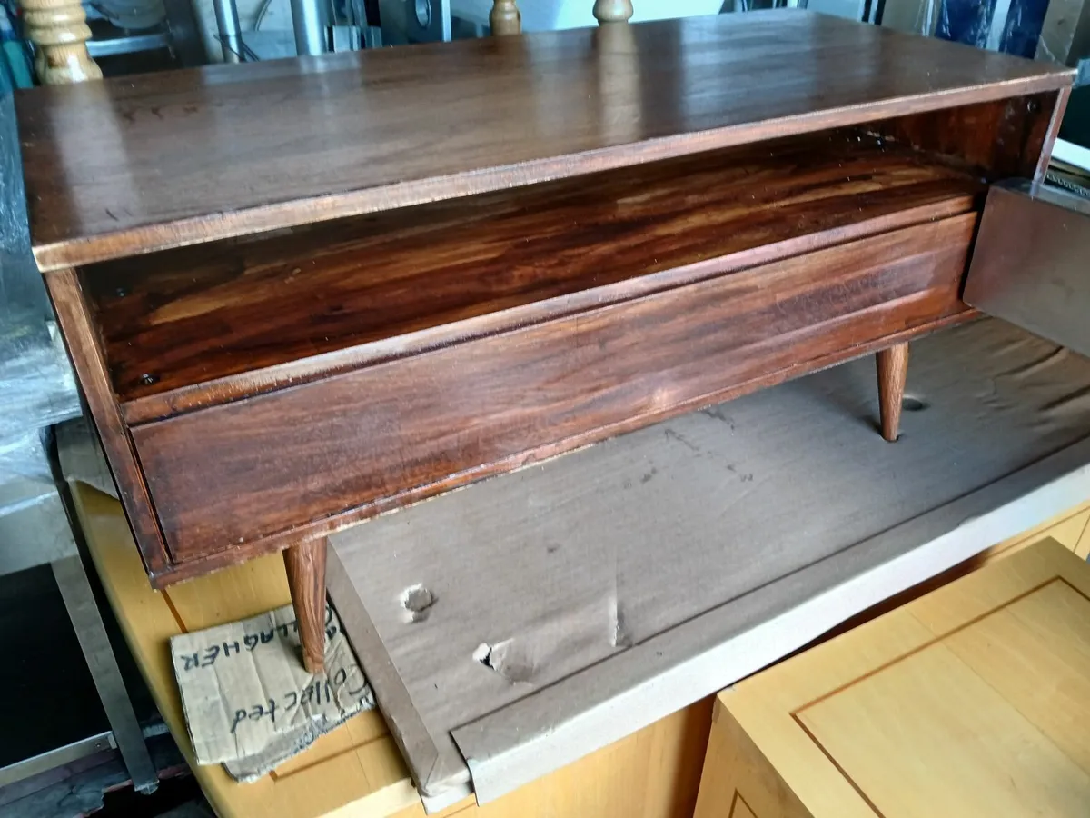 Tv stand traditional..entertainment unit.. - Image 1
