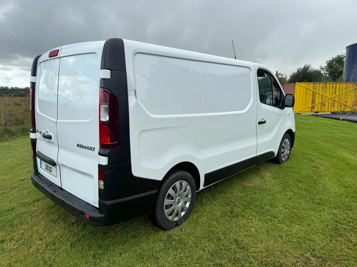 2015 Renault Trafic - Image 2