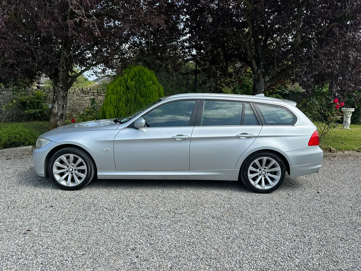 BMW 320D Estate Leather - Image 4