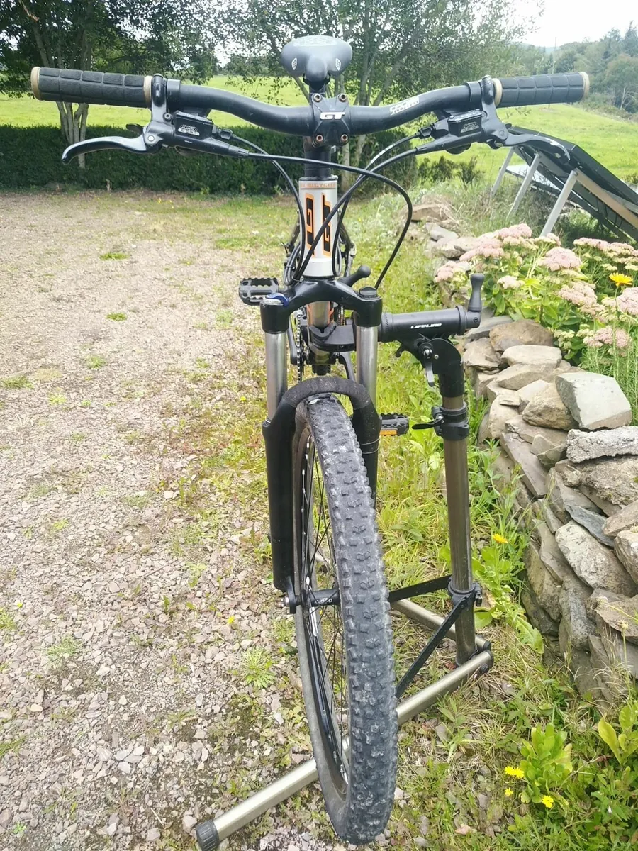GT Avalanche 3.0 Hardtail XC/Trail Mountain Bike - Image 3