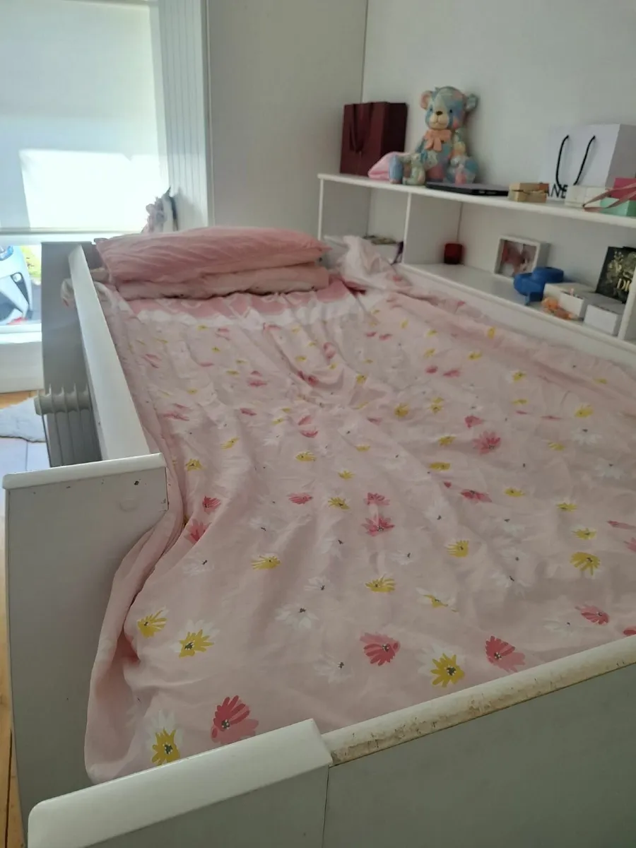 Bed - Image 4