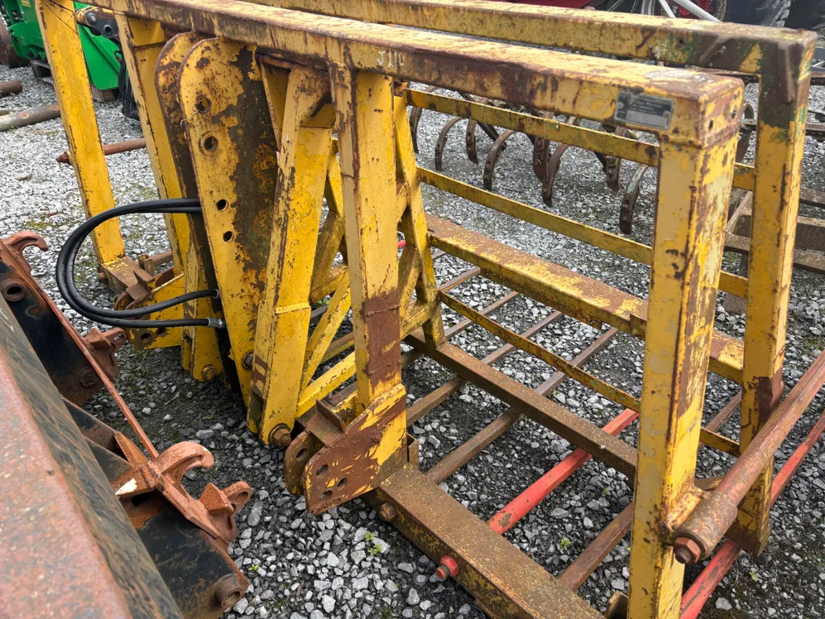 Grays Push Off Buckrake - Image 3