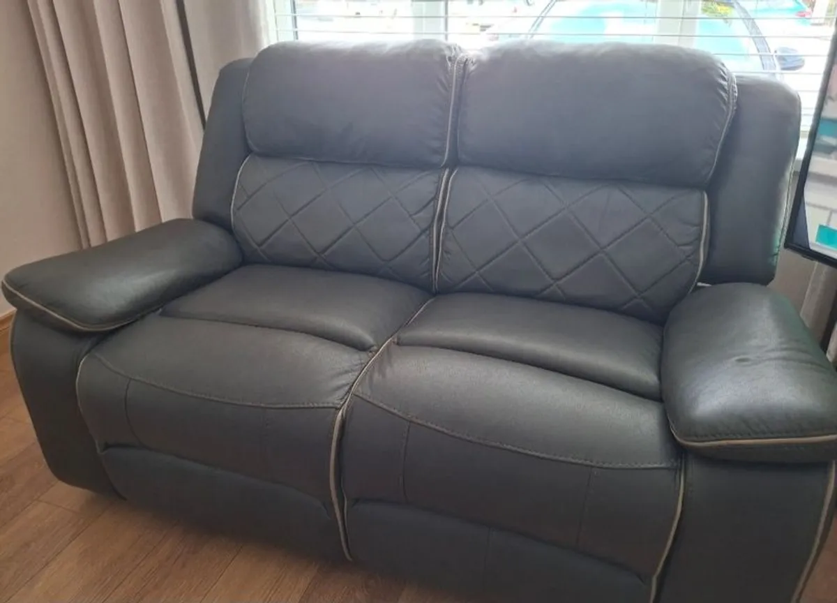 3+2 seat recliner suite - Image 1