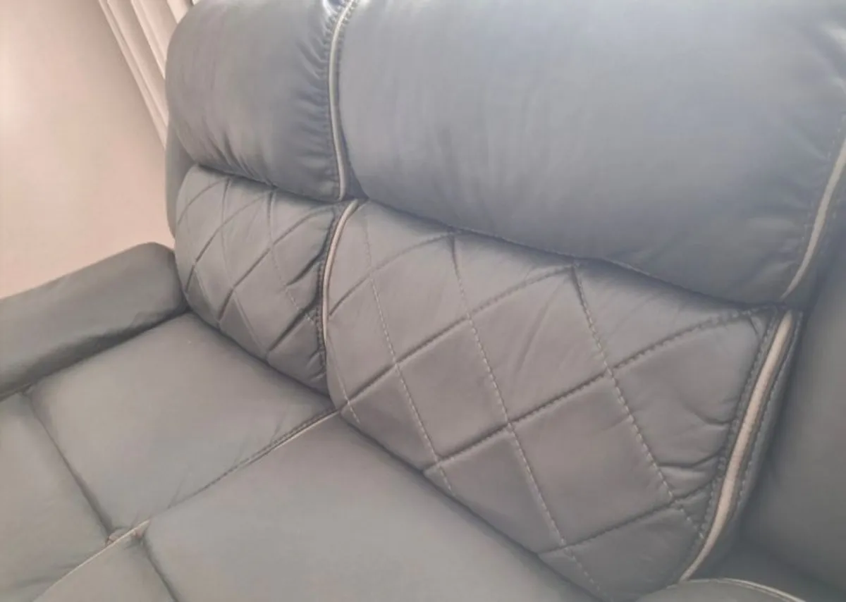 3+2 seat recliner suite - Image 3