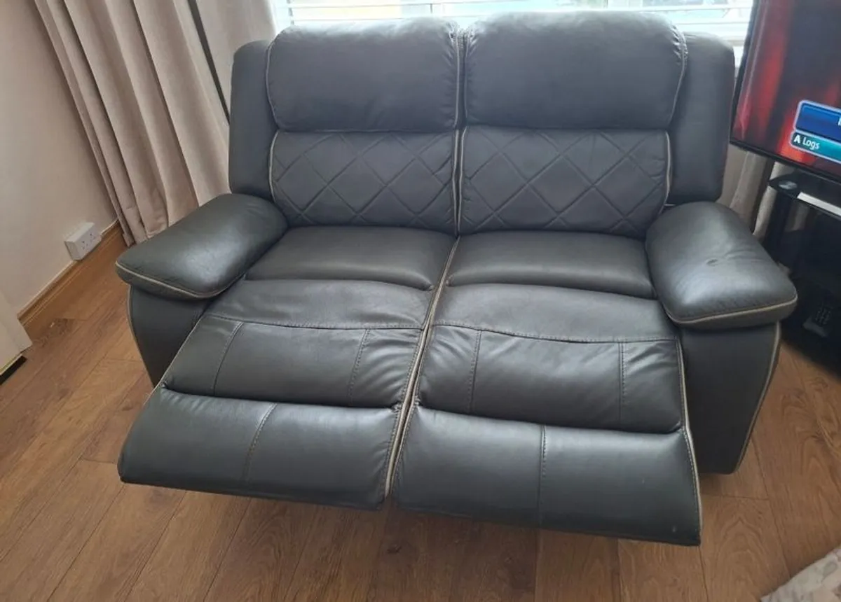 3+2 seat recliner suite - Image 4