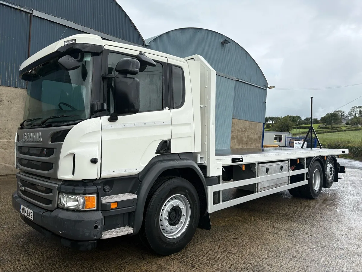 2014 Scania P320 6x2 Flatbed Moffett Lorry - Image 2