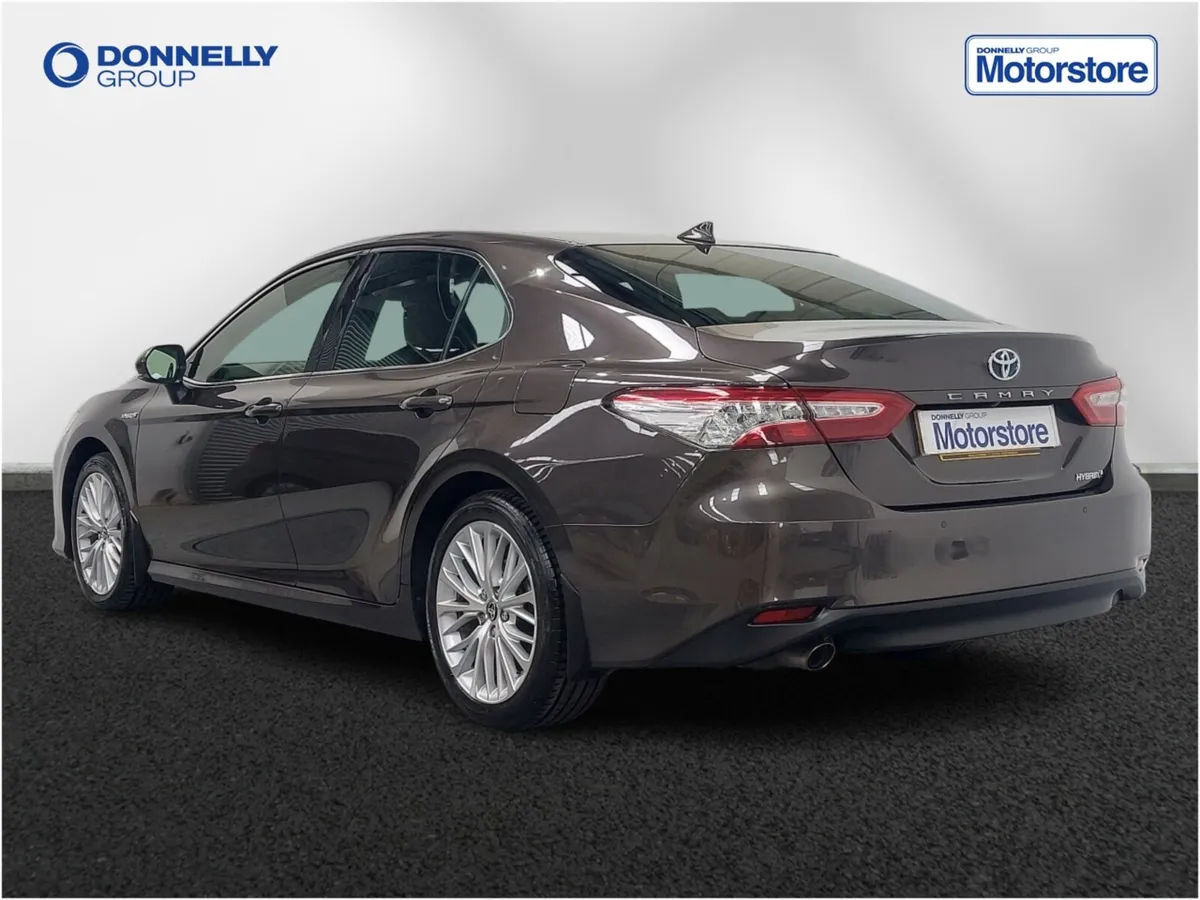 Toyota Camry Saloon Excel - Image 2