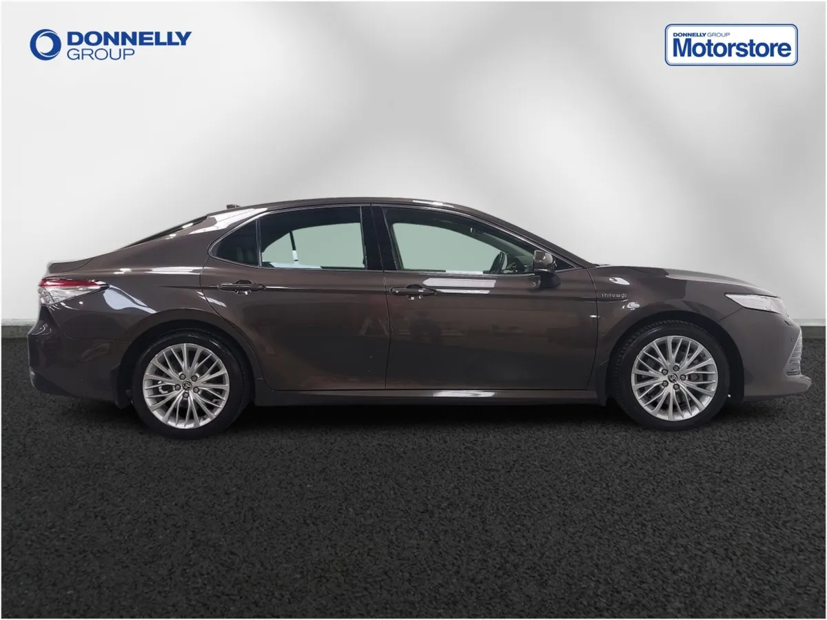 Toyota Camry Saloon Excel - Image 3
