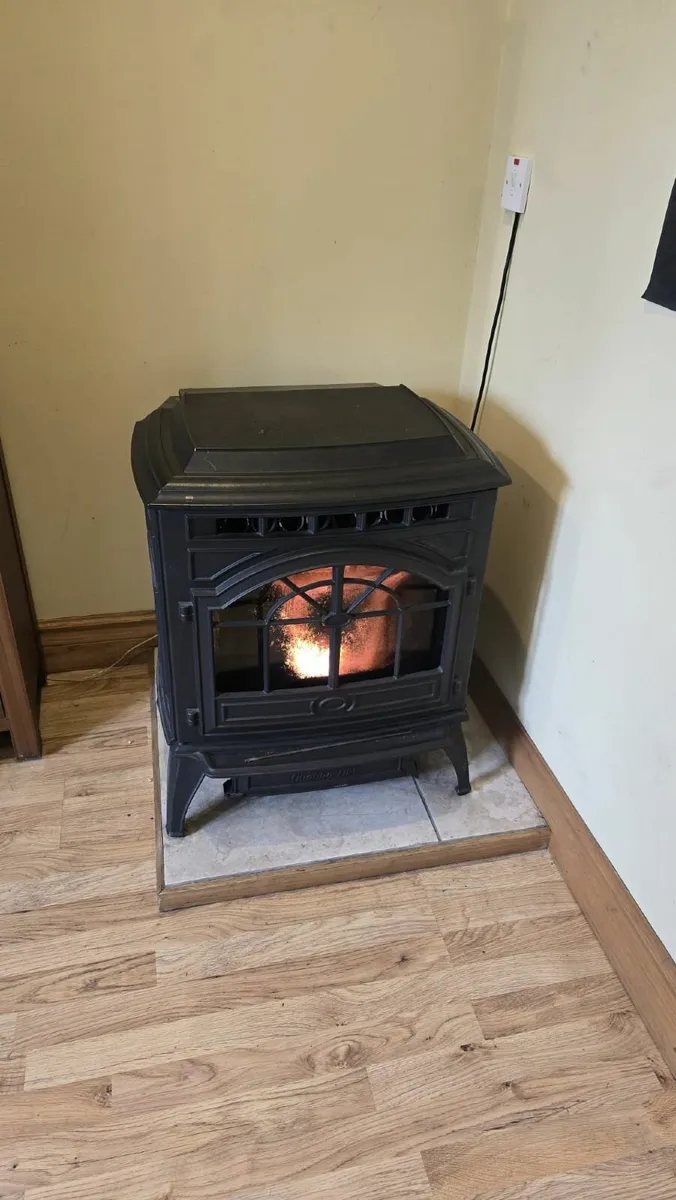 Quadra-Fire Castille Pellet Stove - Image 4