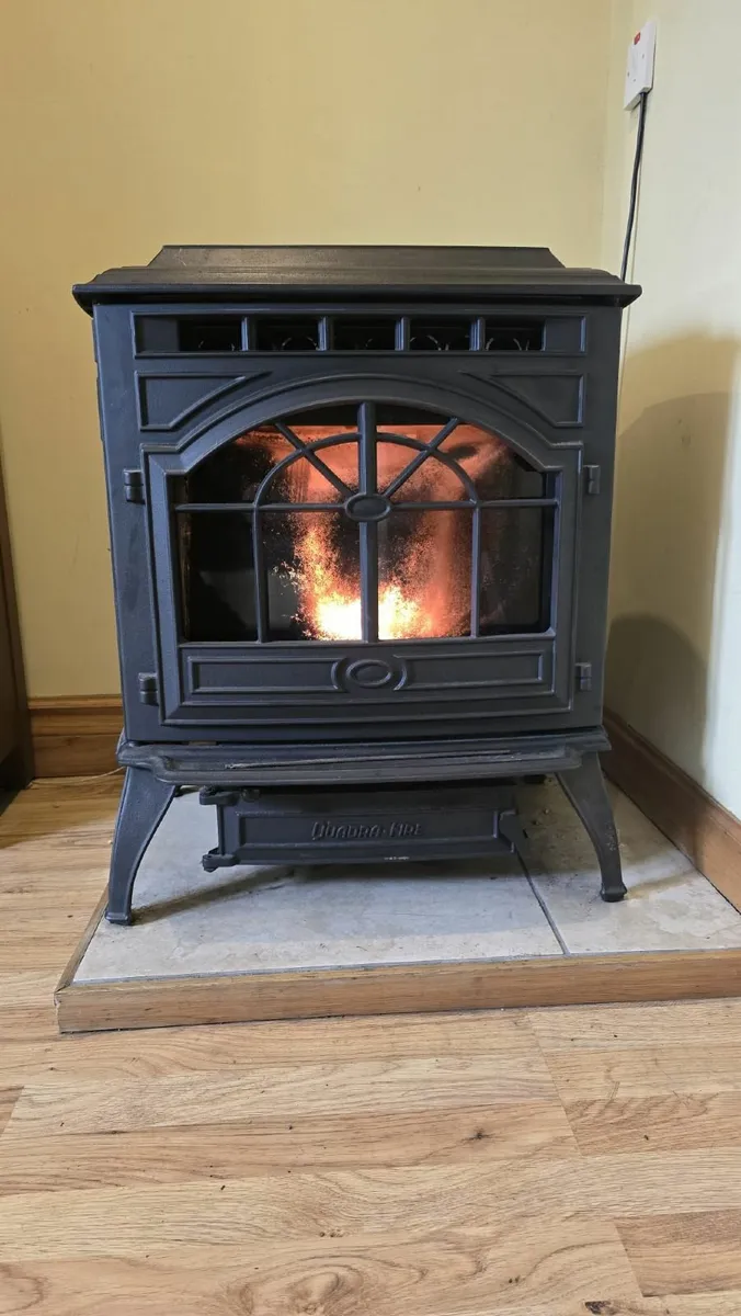 Quadra-Fire Castille Pellet Stove - Image 1