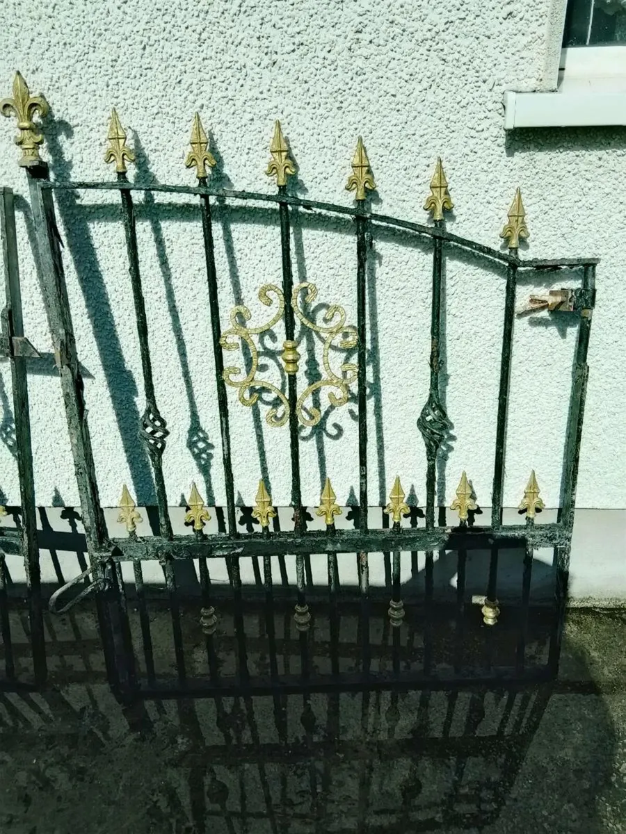 Gates - Image 3