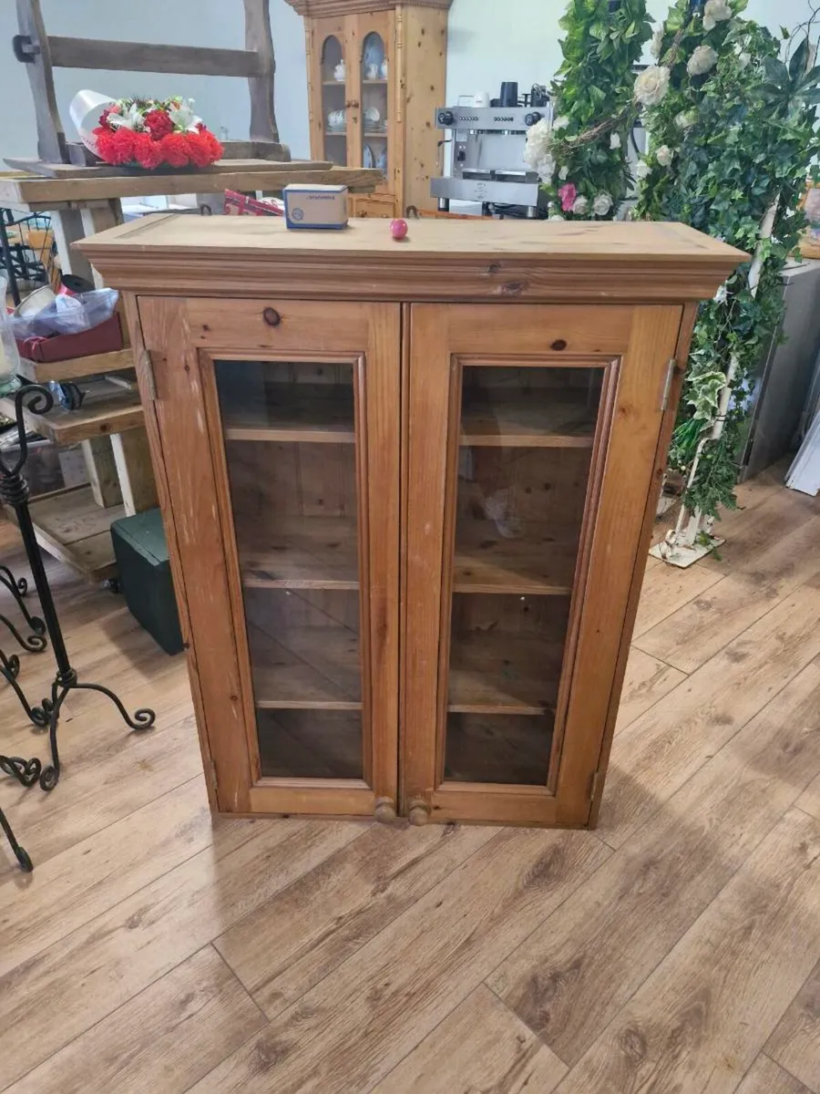 Solid wooden display dresser top