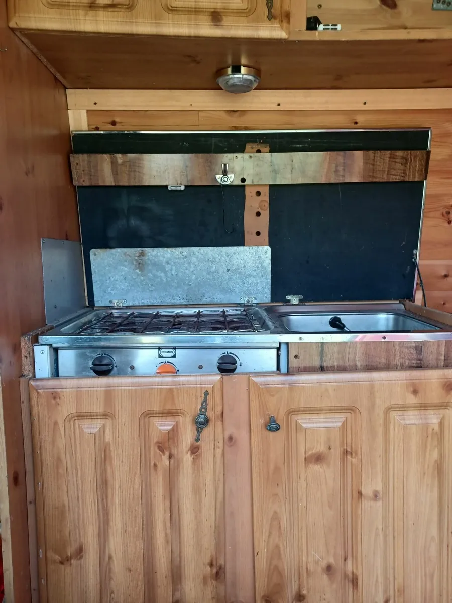 Camper van - Image 2