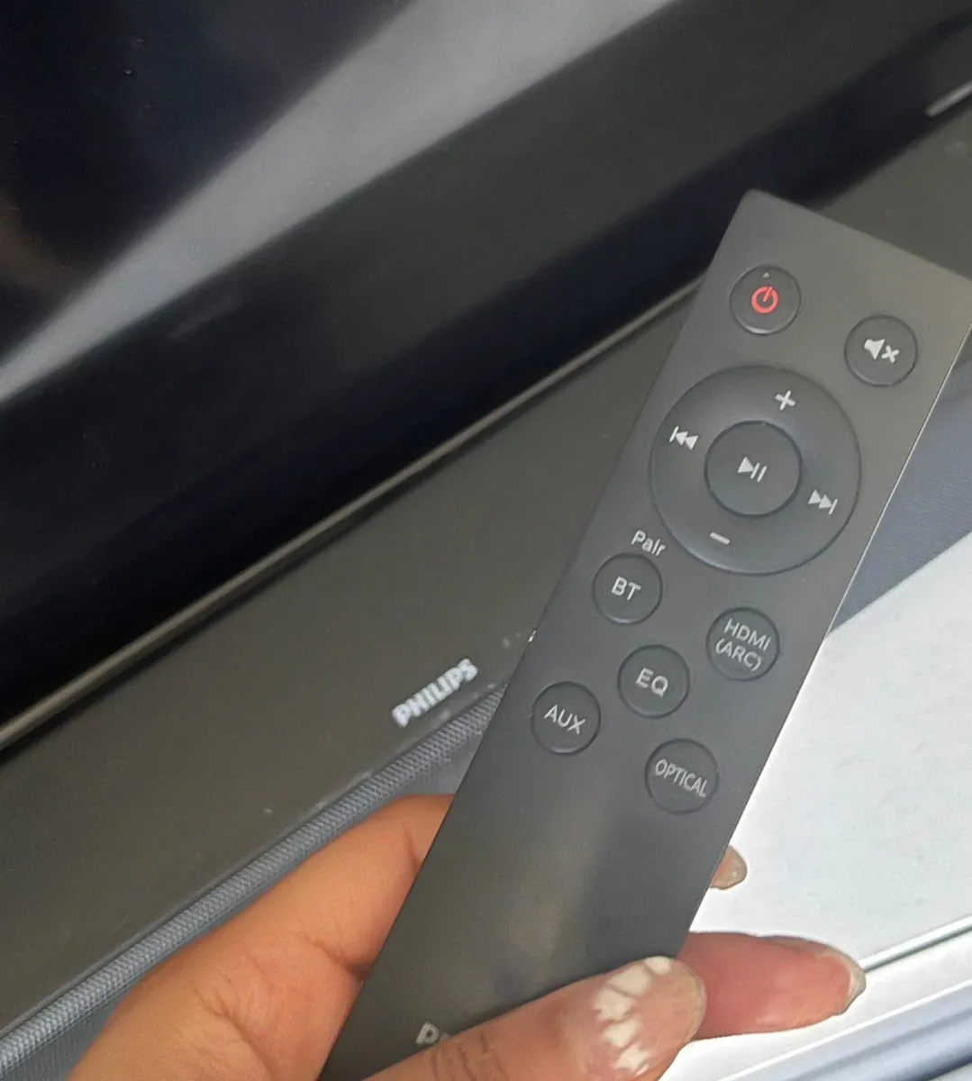 43inch Panasonic Smart TV + Phillips Soundbar BDLE - Image 4
